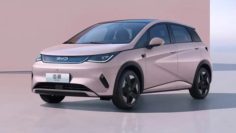 BYD Dolphin em estúdio